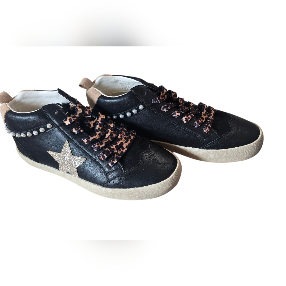 NWOB Mi.Mi Daisy Black Gold Star Sneakers Size 6 - Picture 3 of 9